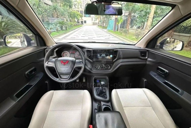 Wuling Hongguang V