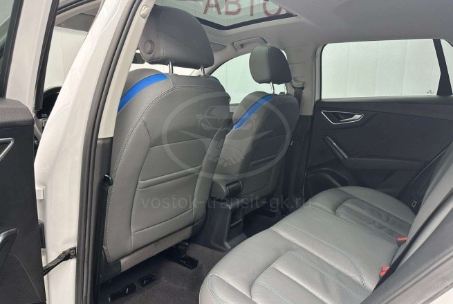 Audi Q2L