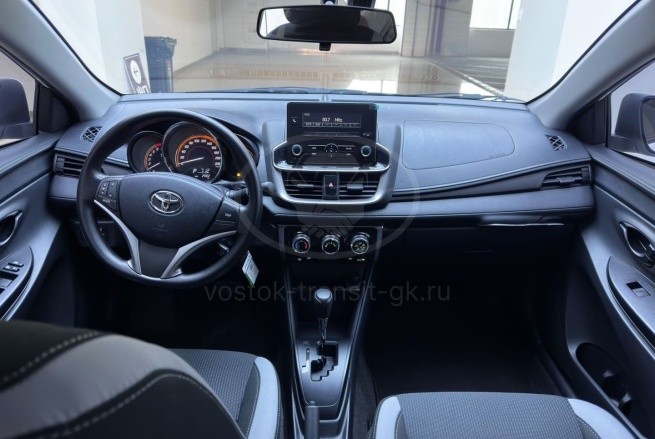 Toyota Yaris L