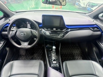 TOYOTA CH-R