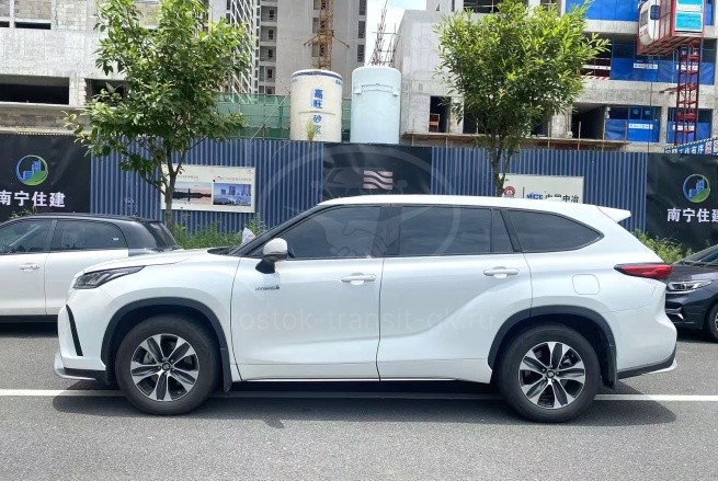 TOYOTA CROWN KLUGER 