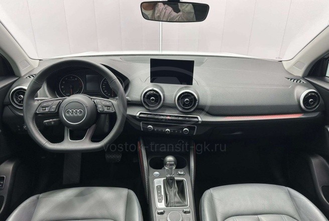 Audi Q2L