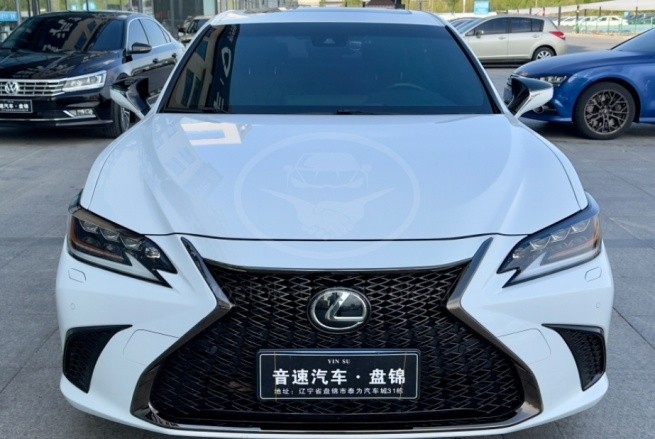 LEXUS ES 260 F SPORT
