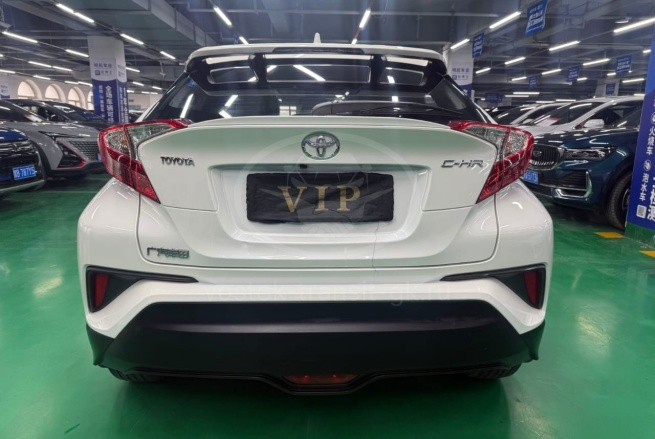 TOYOTA CH-R